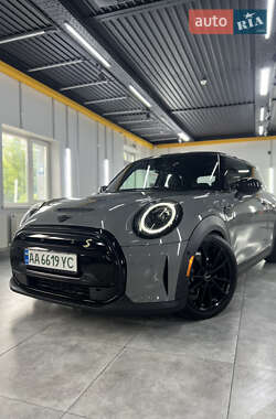 Хэтчбек MINI Cooper 2022 в 