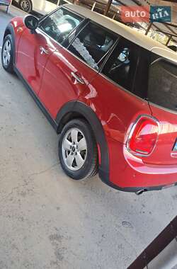 Хэтчбек MINI Cooper 2015 в 