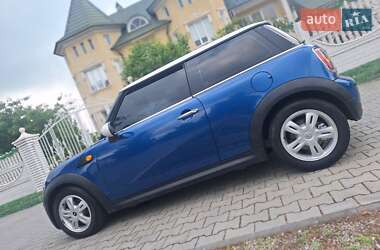 Хэтчбек MINI Cooper 2009 в 