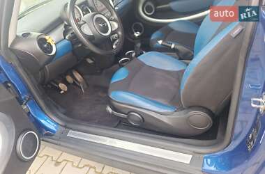 Хэтчбек MINI Cooper 2009 в 