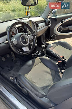 Хэтчбек MINI Cooper 2009 в 