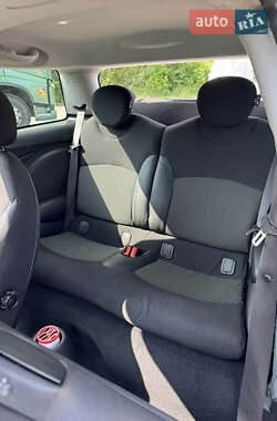 Хэтчбек MINI Cooper 2009 в 