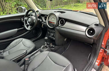 Хэтчбек MINI Cooper 2011 в 