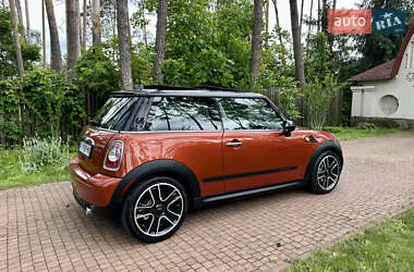 Хэтчбек MINI Cooper 2011 в 