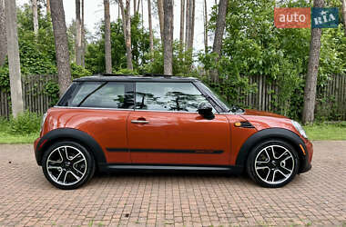 Хэтчбек MINI Cooper 2011 в 