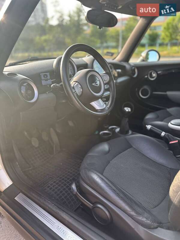 Хэтчбек MINI Cooper 2009 в Киеве