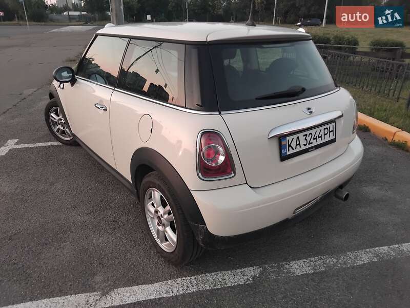 Хэтчбек MINI Cooper 2011 в Киеве