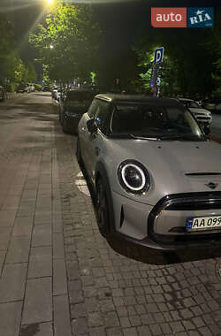 Хэтчбек MINI Cooper 2022 в 