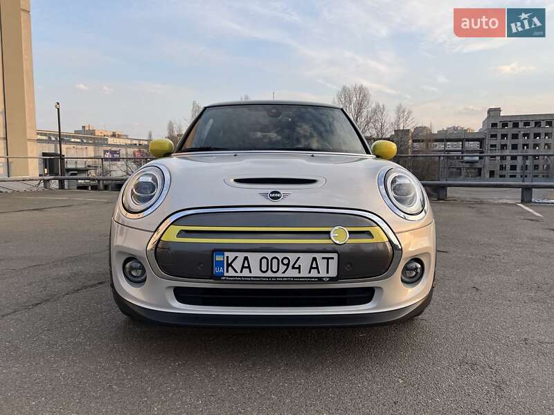Хэтчбек MINI Cooper 2019 в Киеве