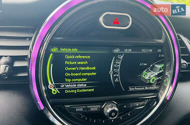 Хэтчбек MINI Cooper 2017 в 