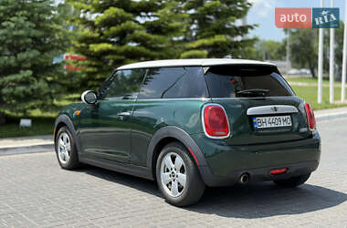 Хэтчбек MINI Cooper 2015 в 