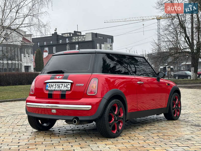 Хэтчбек MINI Cooper 2003 в Белой Церкви