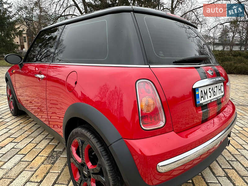 Хэтчбек MINI Cooper 2003 в Белой Церкви