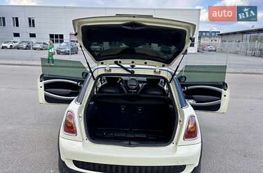 Хетчбек MINI Cooper 2010 в 