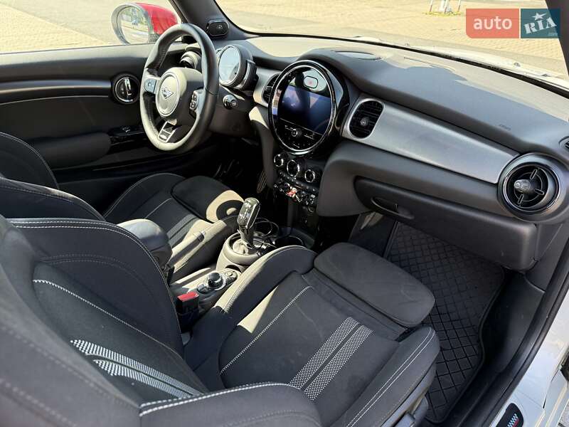 Хэтчбек MINI Cooper 2021 в Киеве