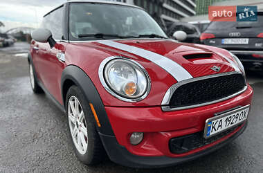 Хэтчбек MINI Cooper 2011 в 