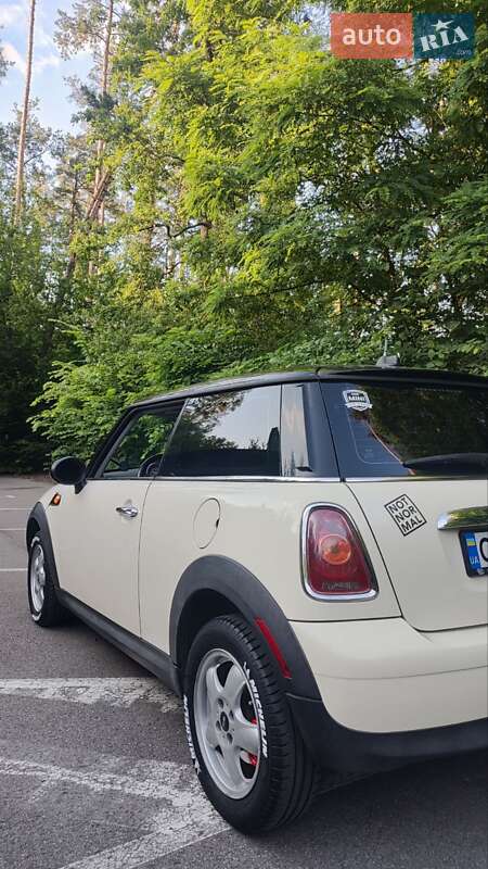 Хэтчбек MINI Cooper 2010 в Киеве