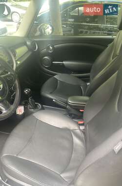 Хэтчбек MINI Cooper 2012 в 