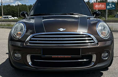 Хэтчбек MINI Cooper 2011 в 