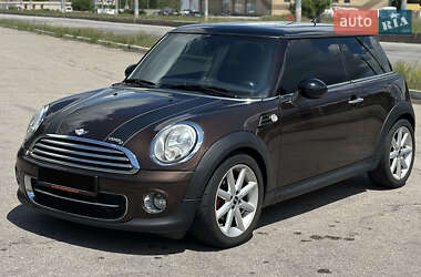 Хэтчбек MINI Cooper 2011 в 