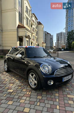 Хэтчбек MINI Cooper 2007 в 