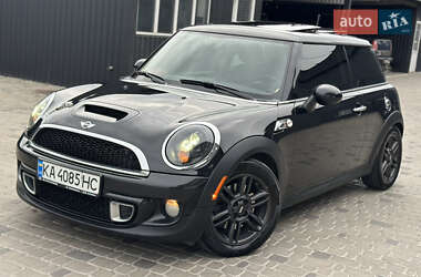 Хэтчбек MINI Cooper 2011 в 