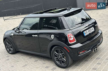 Хэтчбек MINI Cooper 2011 в 