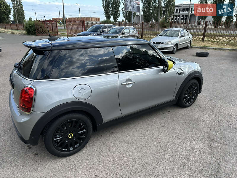 Хэтчбек MINI Cooper 2023 в Черкассах
