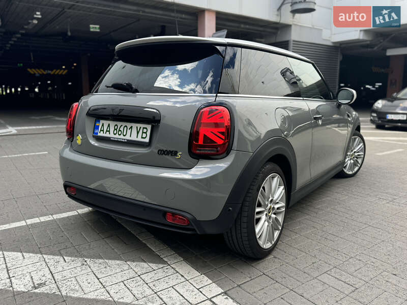 Хэтчбек MINI Cooper 2021 в Киеве