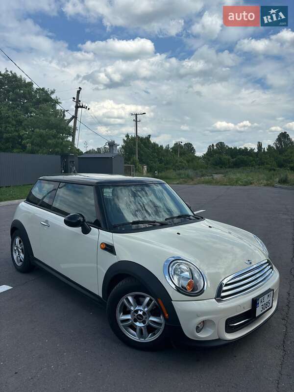 Хэтчбек MINI Cooper 2013 в 