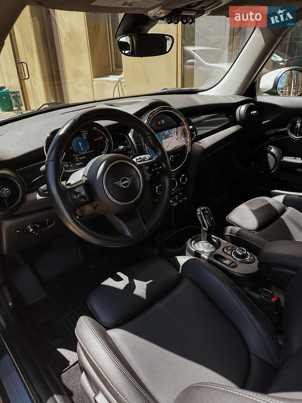 Хэтчбек MINI Cooper 2022 в Николаеве