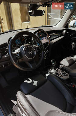 Хэтчбек MINI Cooper 2022 в 