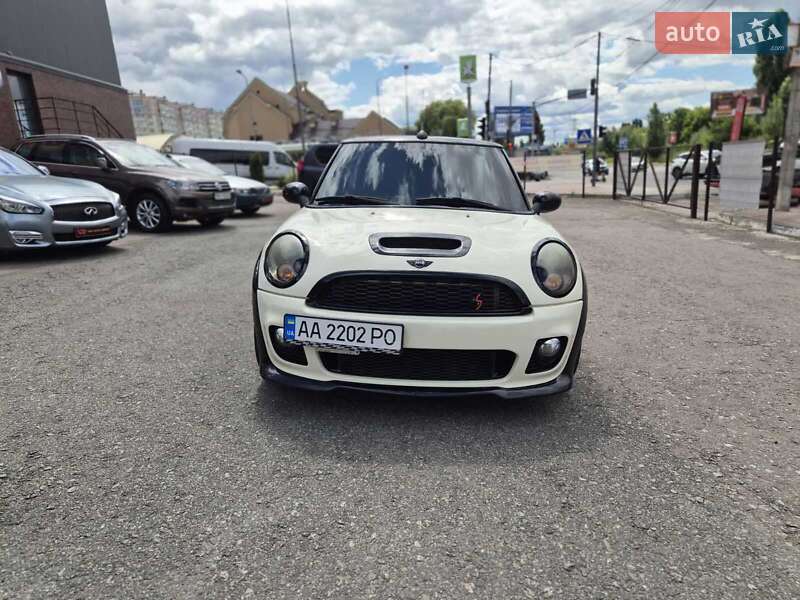 Хэтчбек MINI Cooper 2010 в Киеве