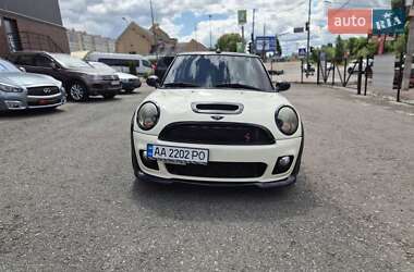Хэтчбек MINI Cooper 2010 в 