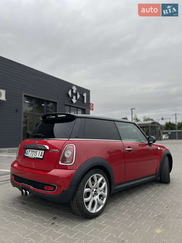 Хэтчбек MINI Cooper 2009 в Ивано-Франковске