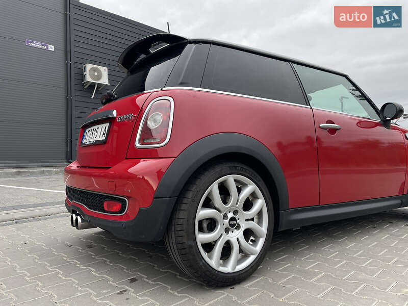 Хэтчбек MINI Cooper 2009 в Ивано-Франковске