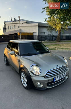 Хэтчбек MINI Cooper 2010 в Киеве
