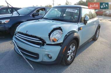 Хэтчбек MINI Cooper 2011 в 
