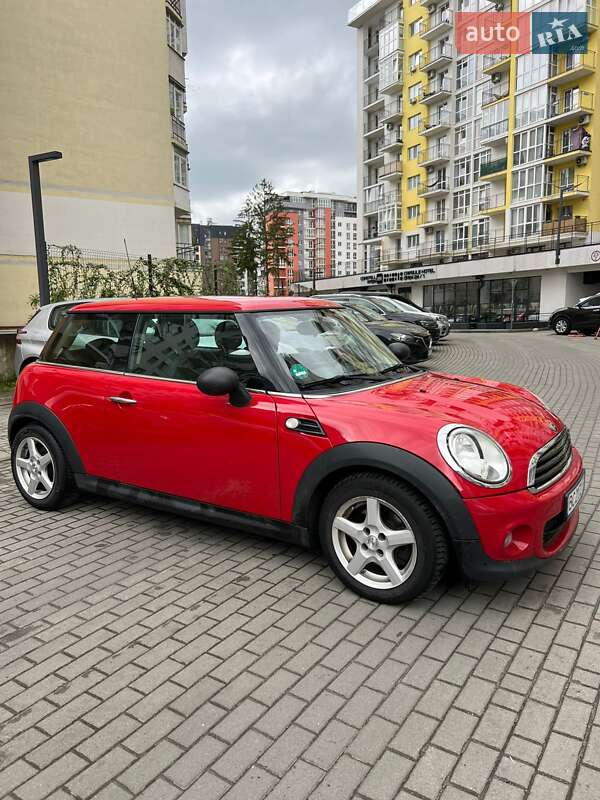 Хэтчбек MINI Cooper 2012 в Львове