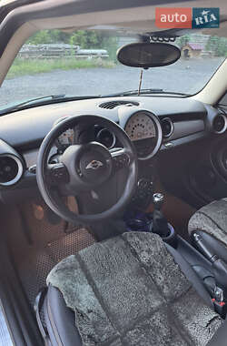 Хэтчбек MINI Cooper 2013 в 