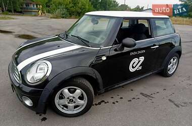 Хэтчбек MINI Cooper 2010 в 