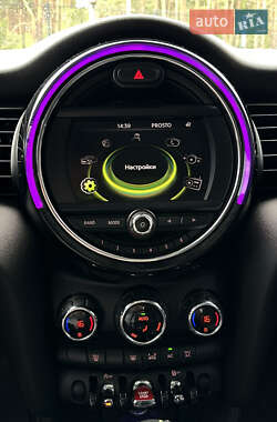 Хетчбек MINI Cooper 2016 в 
