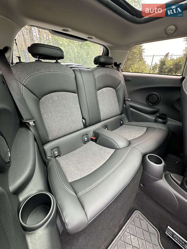 Хетчбек MINI Cooper 2016 в Гостомелі