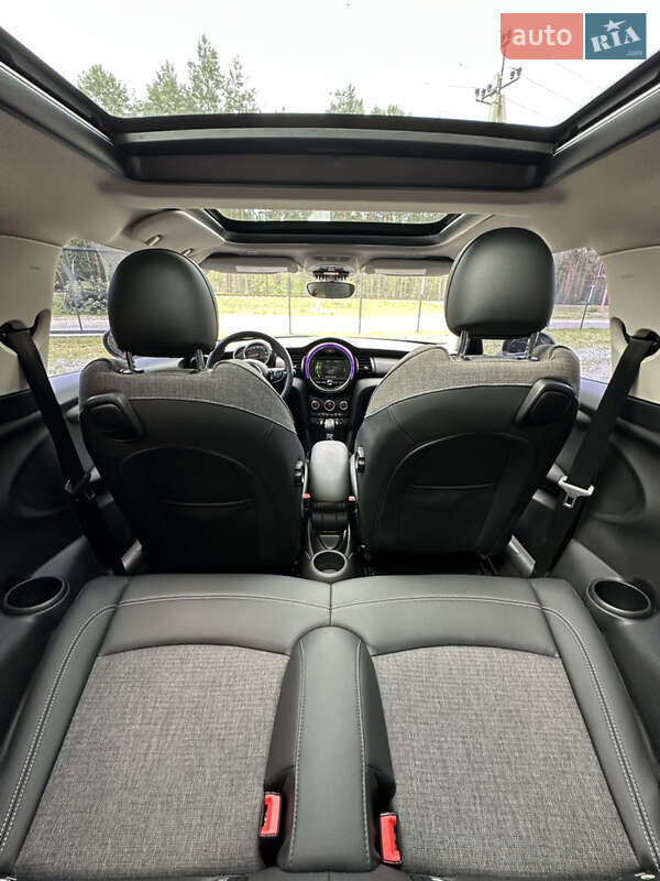 Хетчбек MINI Cooper 2016 в Гостомелі