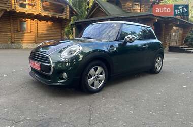 Хэтчбек MINI Cooper 2016 в 