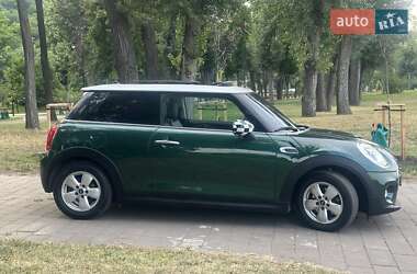 Хэтчбек MINI Cooper 2016 в 