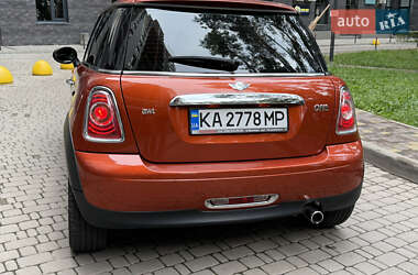 Хэтчбек MINI Cooper 2011 в 