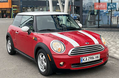 Хетчбек MINI Cooper 2010 в 