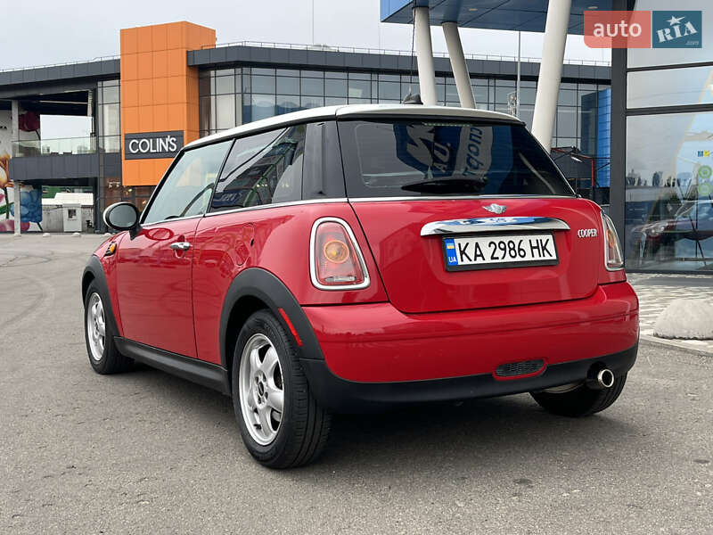 Хетчбек MINI Cooper 2010 в Києві