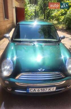 Хетчбек MINI Cooper 2004 в Черкасах Хетчбек MINI Cooper 2004 в Черкасах